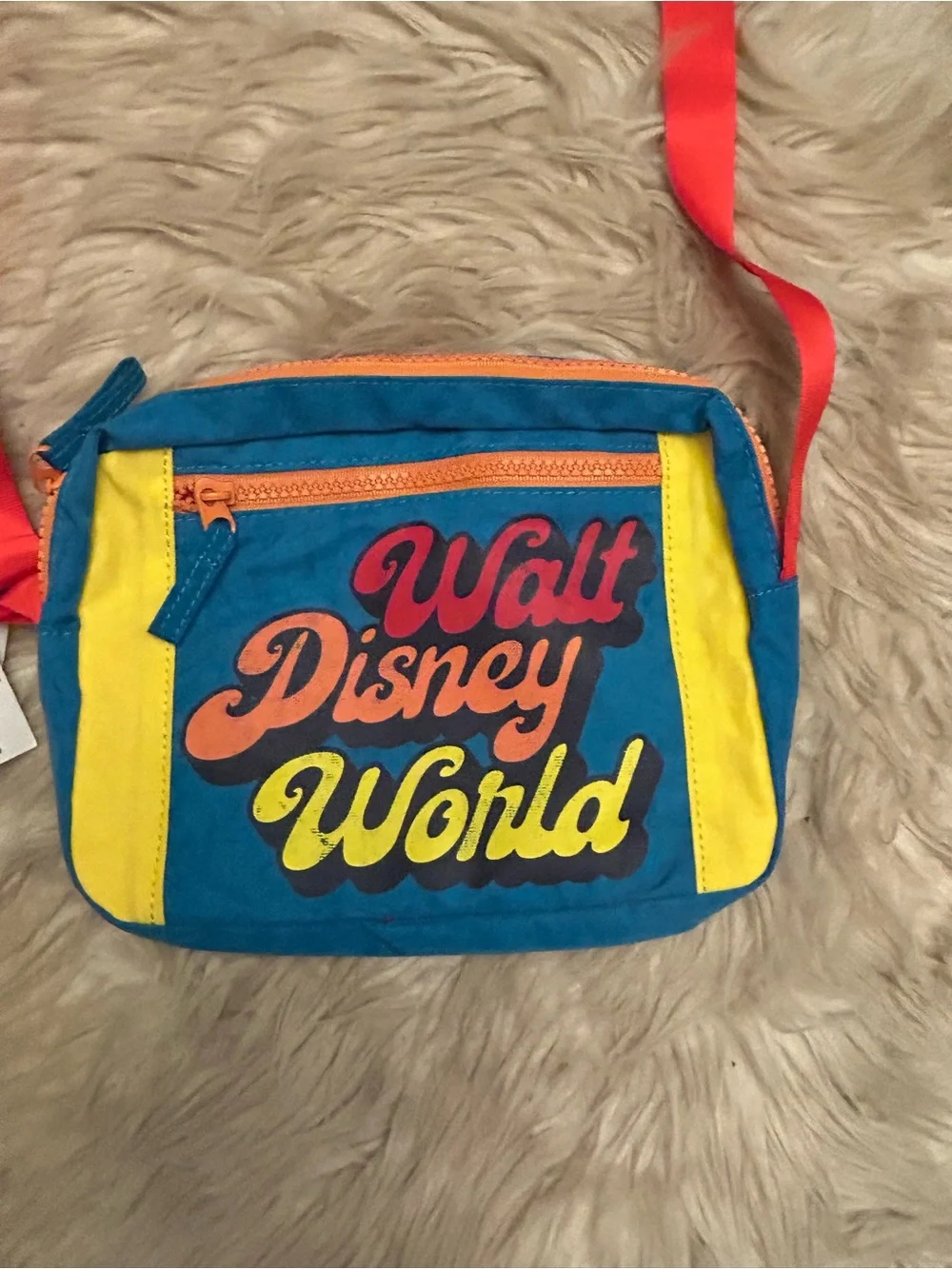 NWT DISNEY PARKS Vault Collection Retro Print Crossbody Bag - Picture 4 of 10